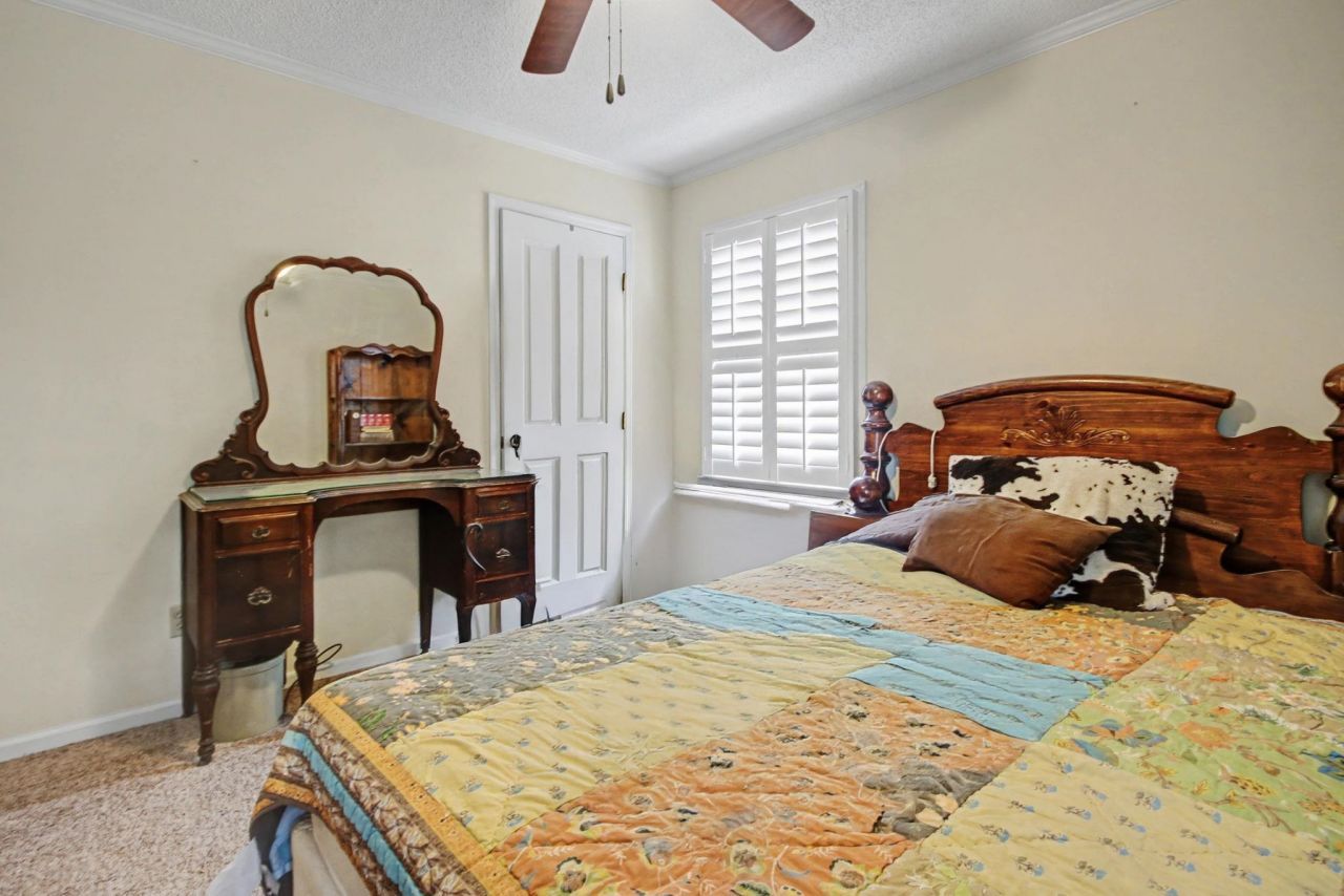 2713 Rion St. Photo 15