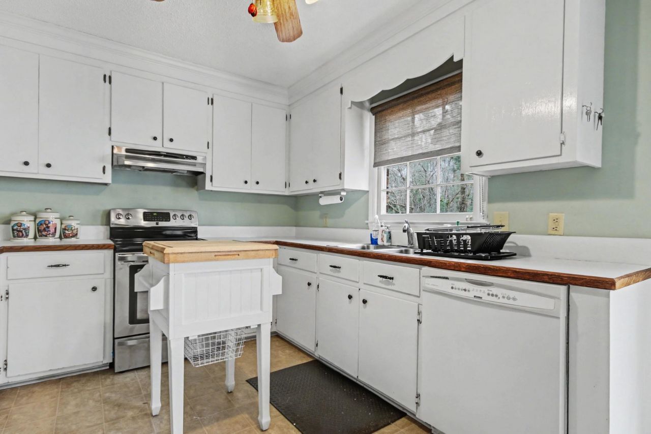 2713 Rion St. Photo 18