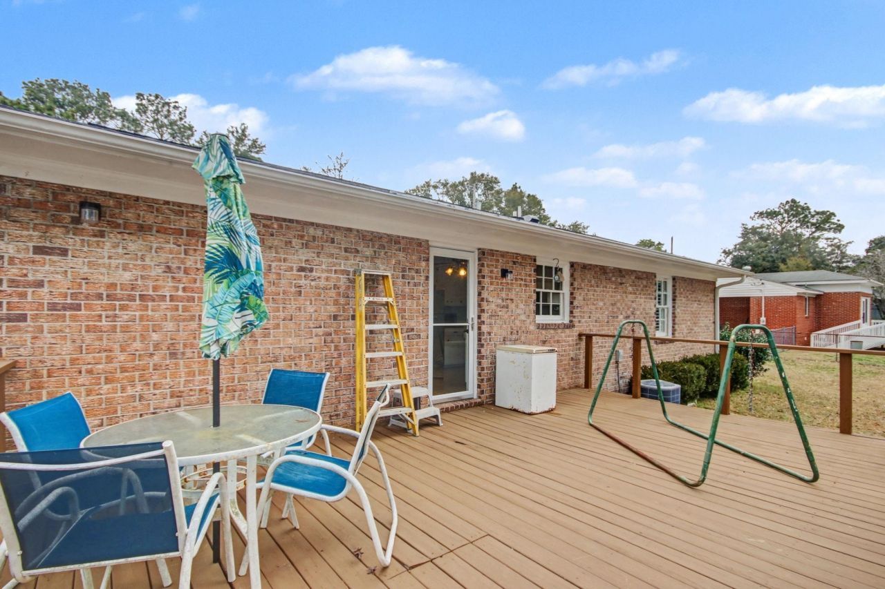 2713 Rion St. Photo 23