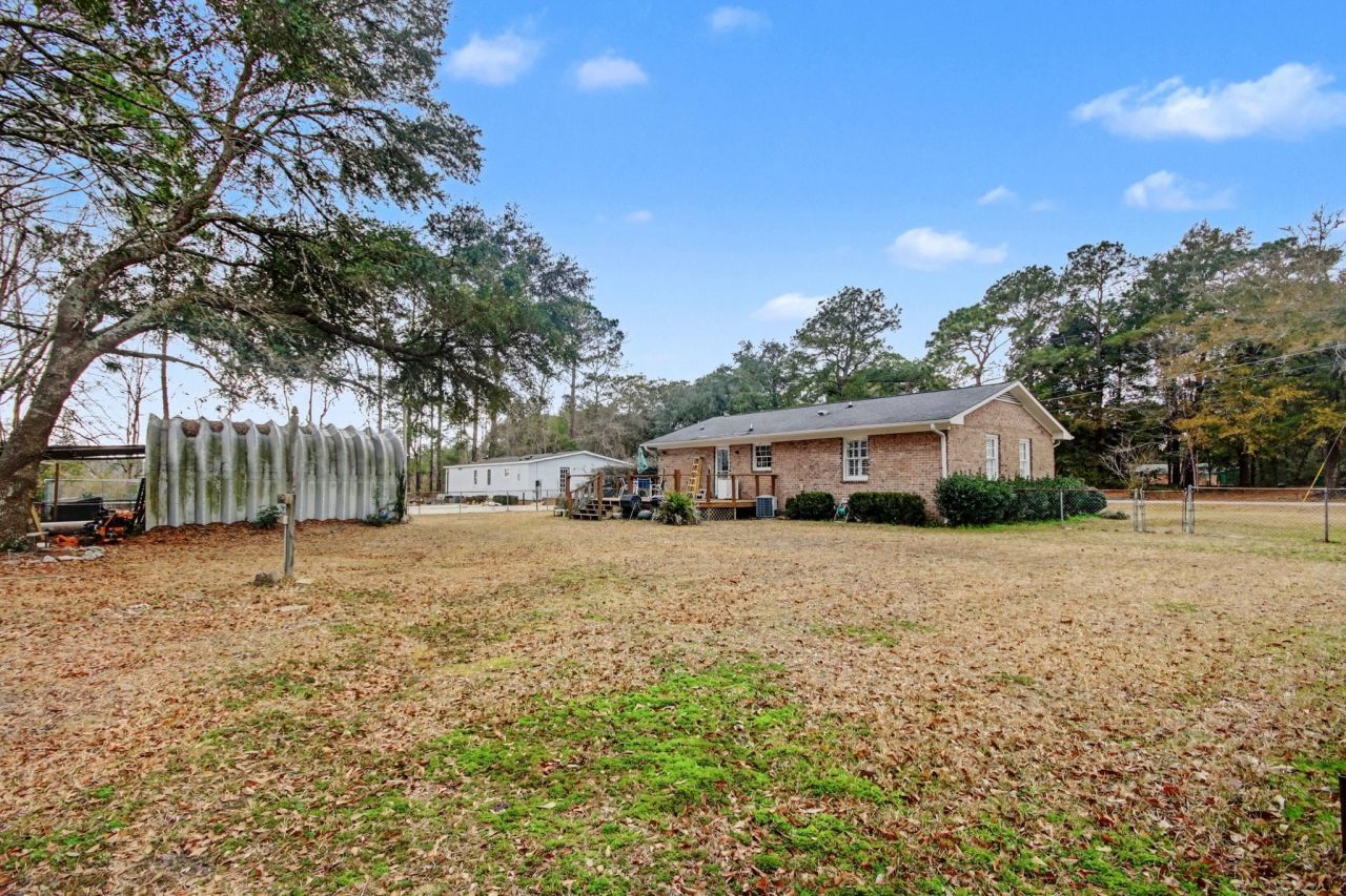 2713 Rion St. Photo 30