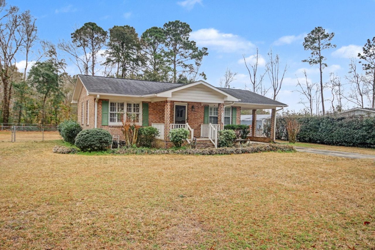 2713 Rion St. Photo 6