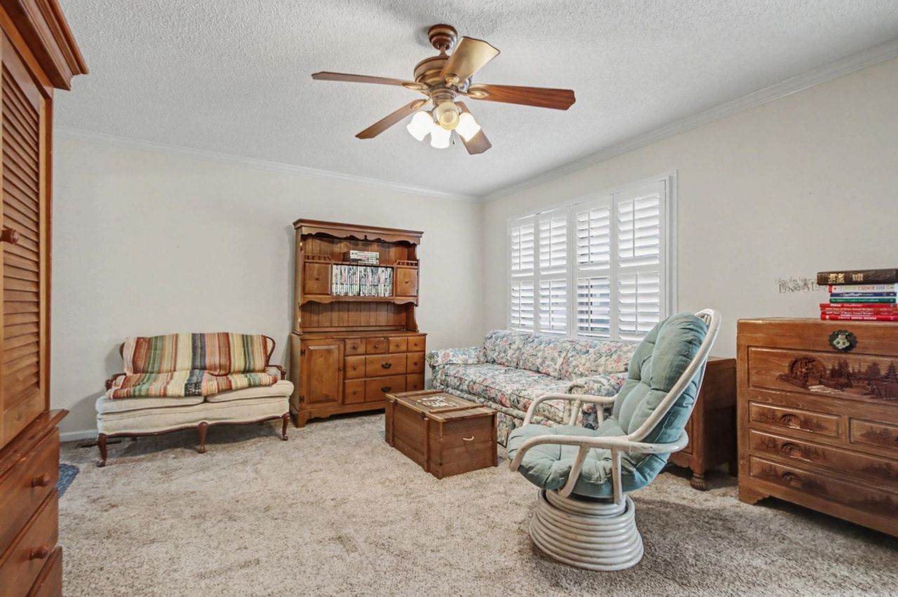 2713 Rion St. Photo 9