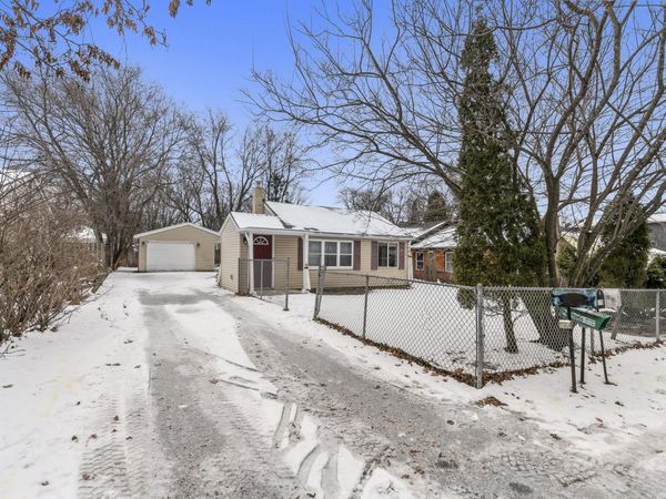 176 Hanson Road, Mahtomedi, MN 55115