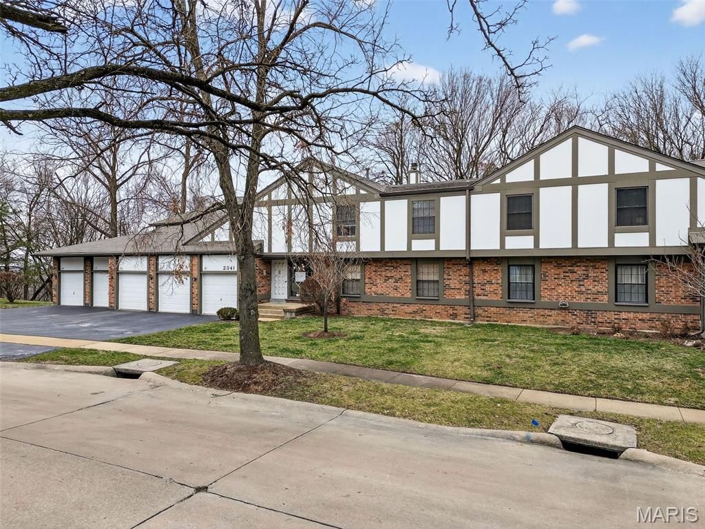 2341 Seven Pines Drive, Unit 6, Saint Louis, MO 63146 Main Photo