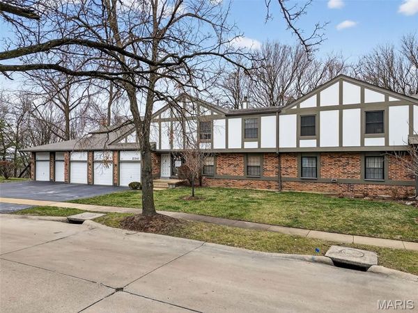 2341 Seven Pines Drive, Unit 6, St Louis, MO 63146