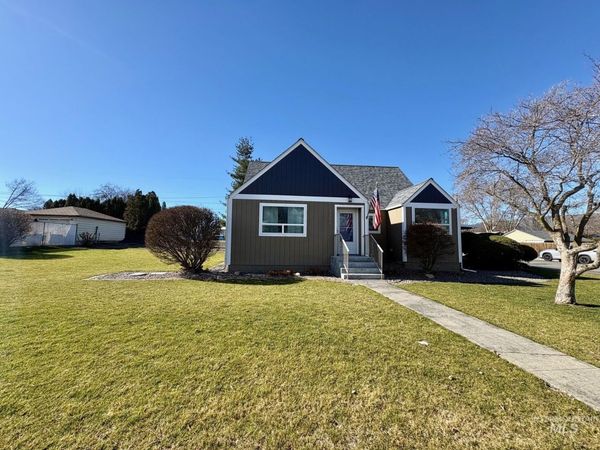 1302 4th Street, Clarkston, WA 99403