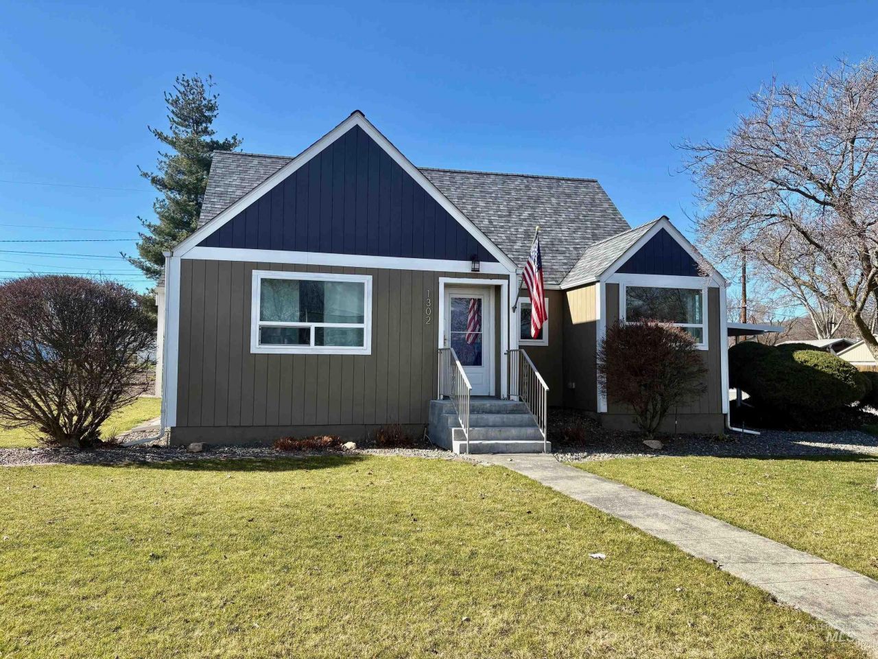 1302 4th Street, Clarkston, WA 99403 Main Photo