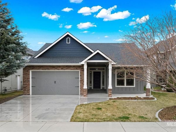 242 E Ryegate Dr, Meridian, ID 83646