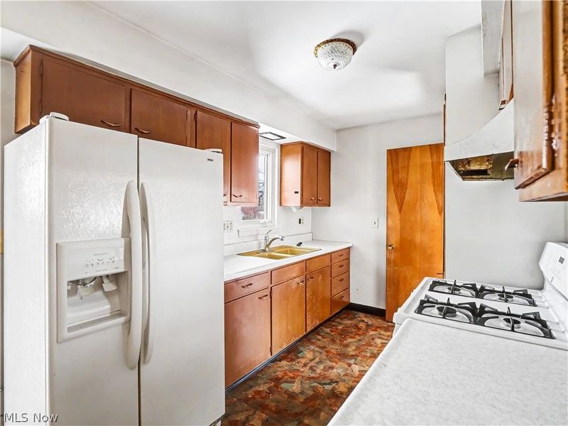 15424 Holland Road, Brook Park, OH 44142 Photo 10