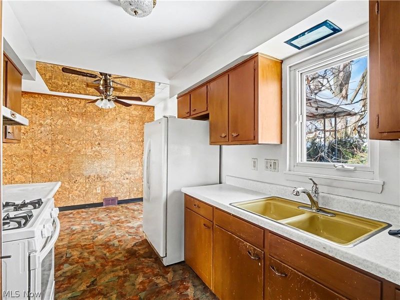 15424 Holland Road, Brook Park, OH 44142 Photo 11