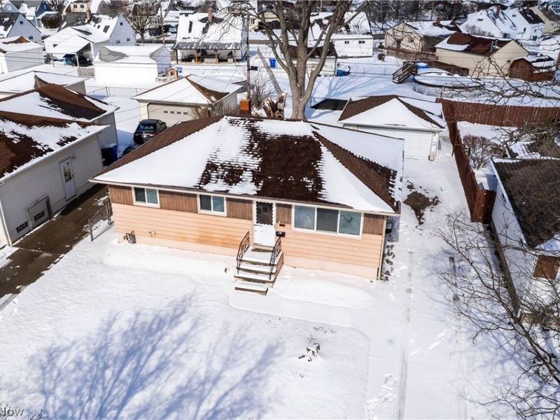 15424 Holland Road, Brook Park, OH 44142 Photo 2