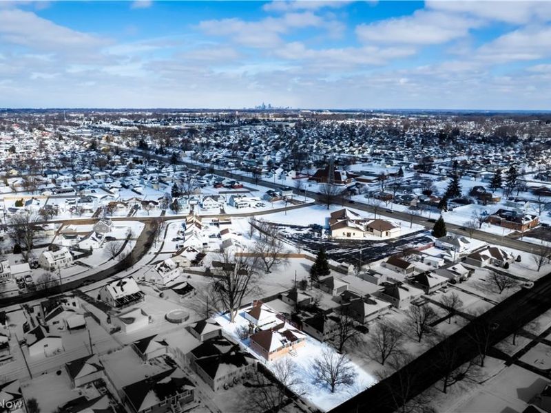 15424 Holland Road, Brook Park, OH 44142 Photo 3