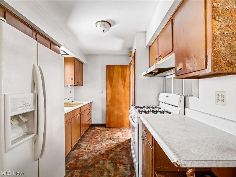 15424 Holland Road, Brook Park, OH 44142 Photo 9