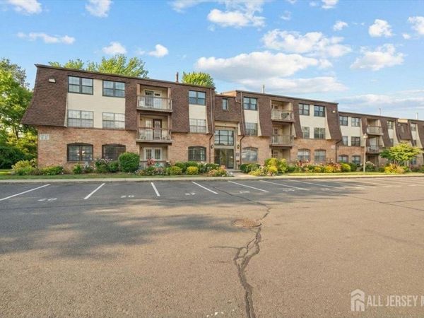 209 Green Hollow Drive, Iselin, NJ 08830