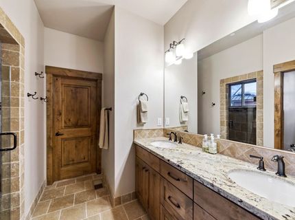 10935 Skislope Way, Truckee, CA 96161 Photo