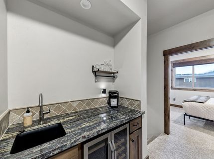 10935 Skislope Way, Truckee, CA 96161 Photo