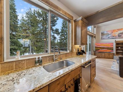 10935 Skislope Way, Truckee, CA 96161 Photo