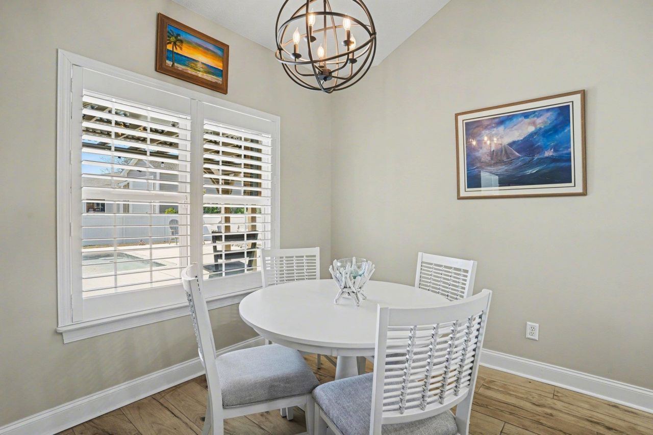 3750 Kingsley Dr. Photo 10