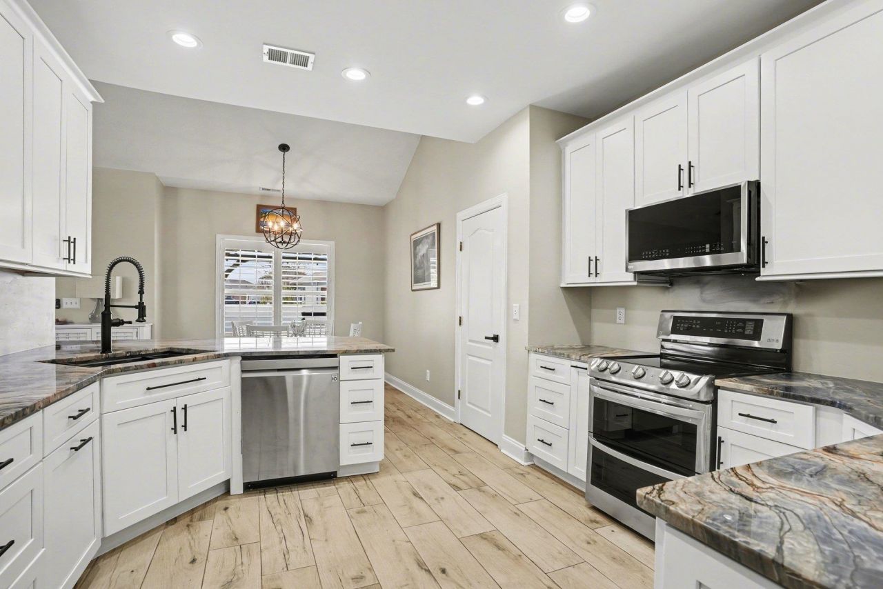 3750 Kingsley Dr. Photo 13