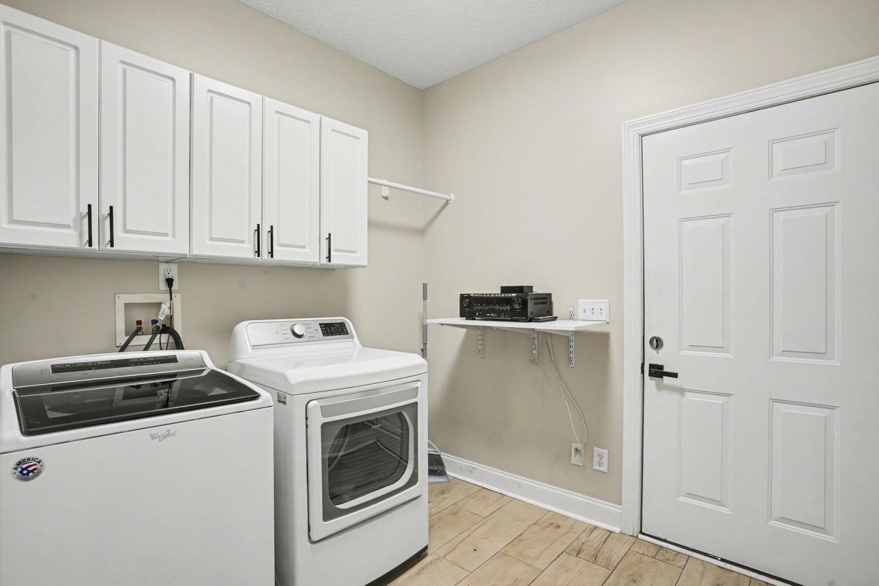 3750 Kingsley Dr. Photo 27