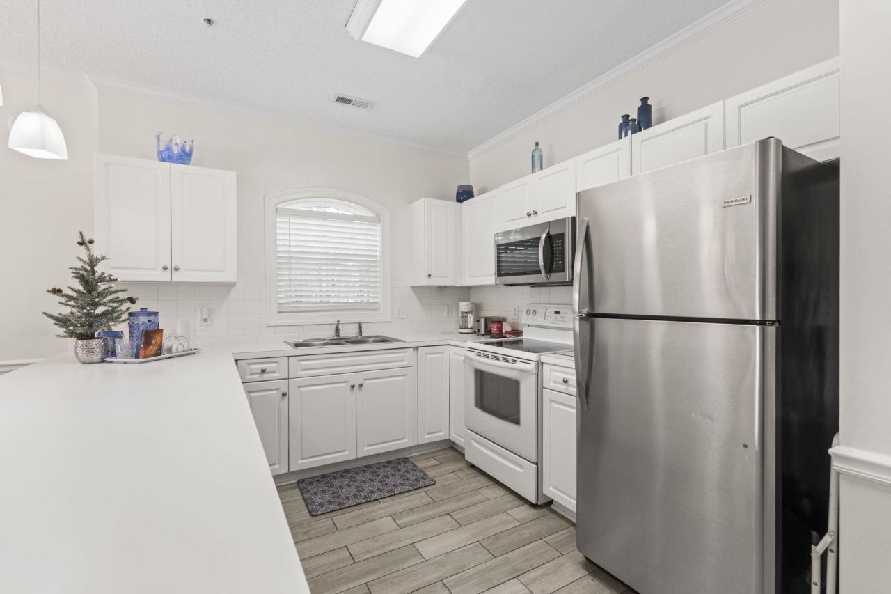 4881 Dahlia Ct.  Photo 7