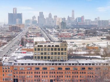 6533 E Jefferson Avenue, Detroit, MI 48207