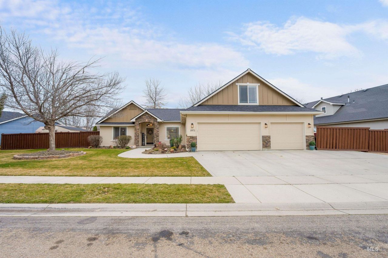 1971 W Puzzle Creek Drive, Meridian, ID 83646 Main Photo
