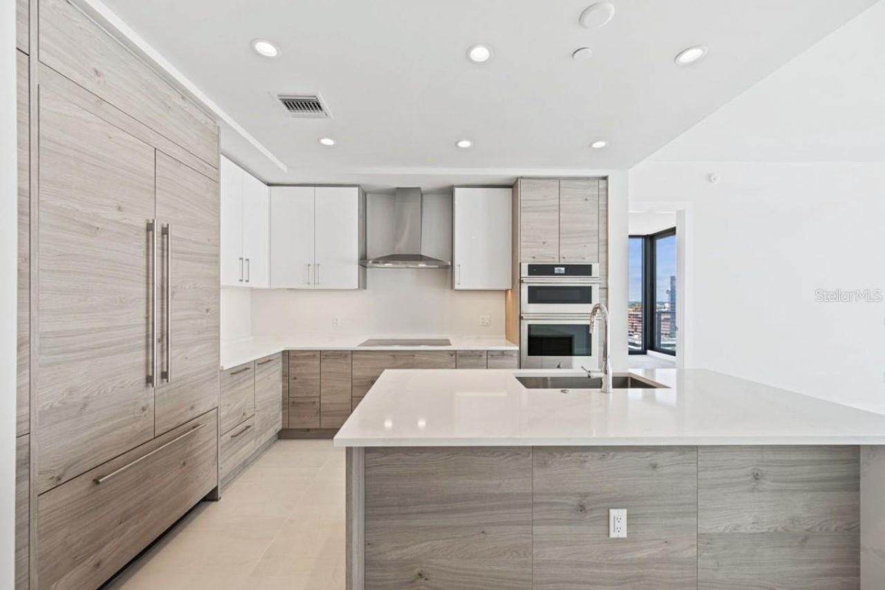 301 1st Street S, Unit 1704, Saint Petersburg, FL 33701 Photo