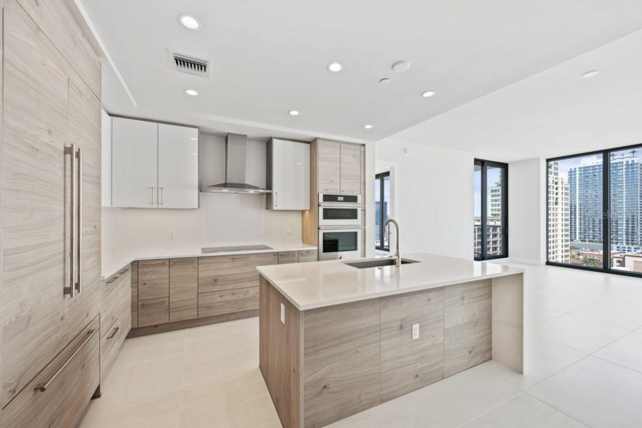 301 1st Street S, Unit 1704, Saint Petersburg, FL 33701 Photo