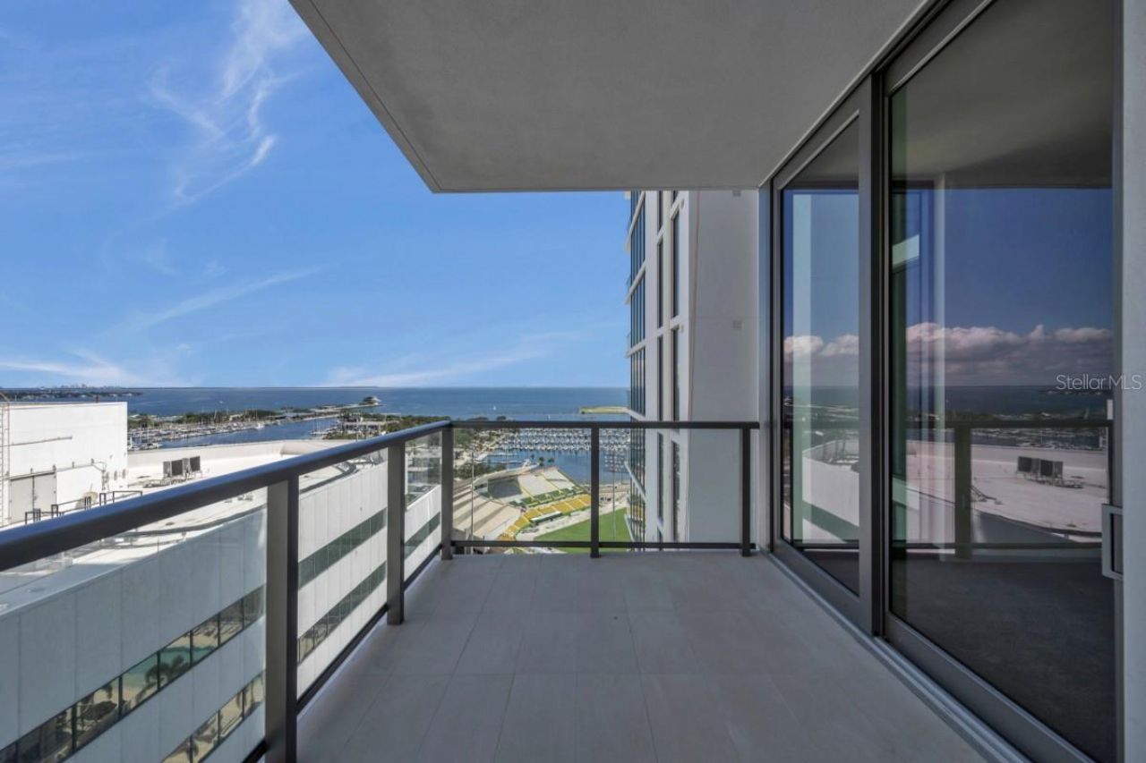 301 1st Street S, Unit 1704, Saint Petersburg, FL 33701 Photo