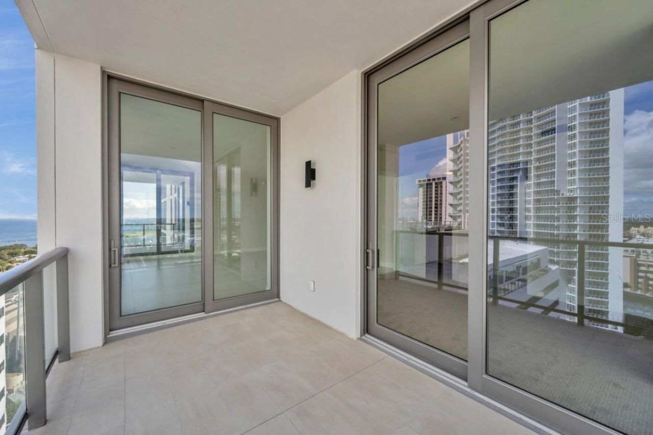 301 1st Street S, Unit 1704, Saint Petersburg, FL 33701 Photo