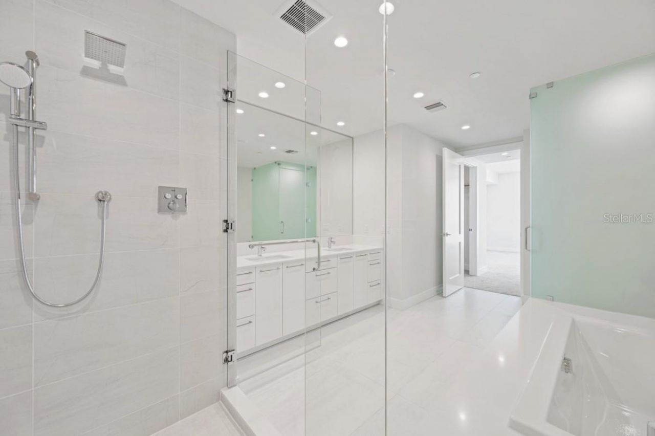 301 1st Street S, Unit 1704, Saint Petersburg, FL 33701 Photo