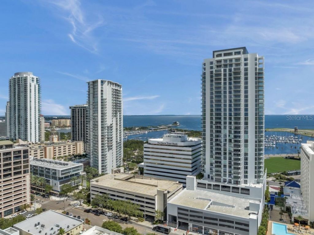 301 1st Street S, Unit 1704, Saint Petersburg, FL 33701 Photo