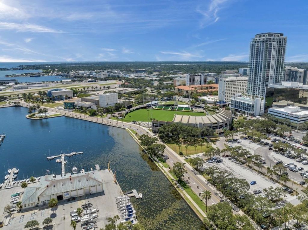 301 1st Street S, Unit 1704, Saint Petersburg, FL 33701 Photo