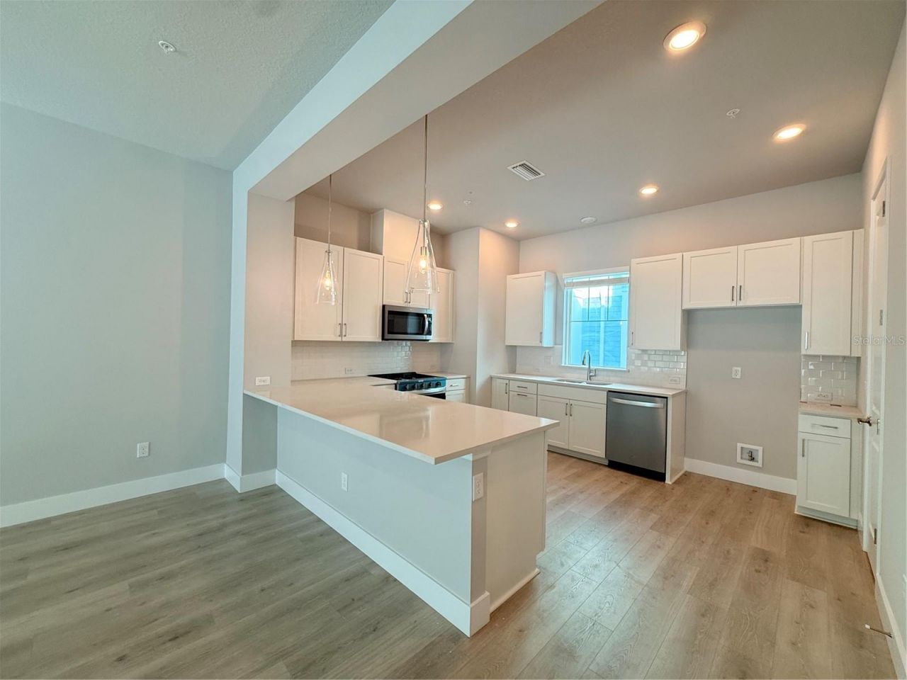 490 31st Way N, Saint Petersburg, FL 33713 Photo