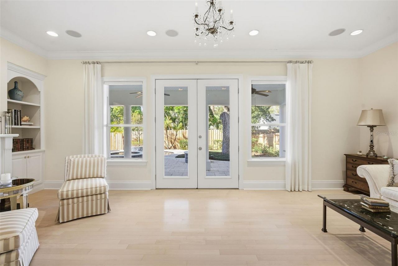 4117 W Azeele Street, Tampa, FL 33609 Photo