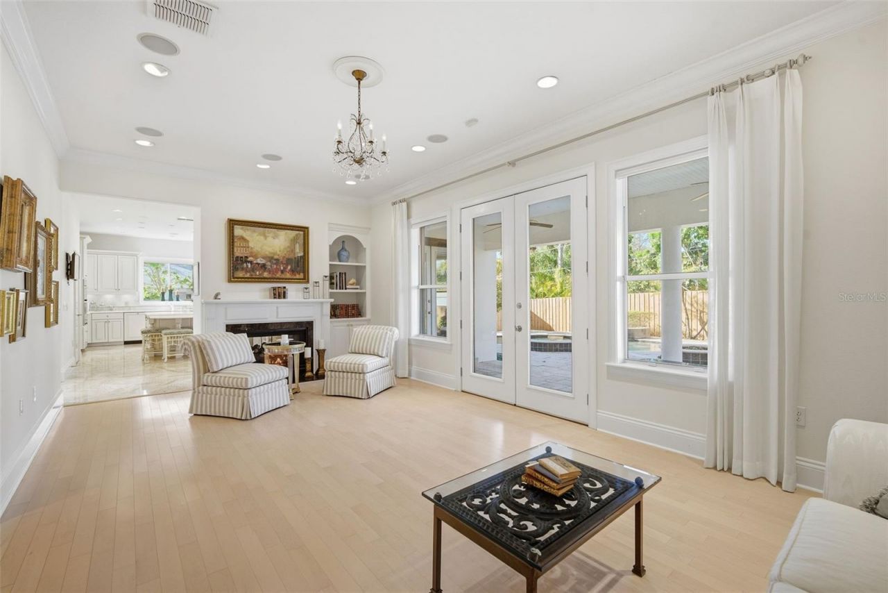 4117 W Azeele Street, Tampa, FL 33609 Photo