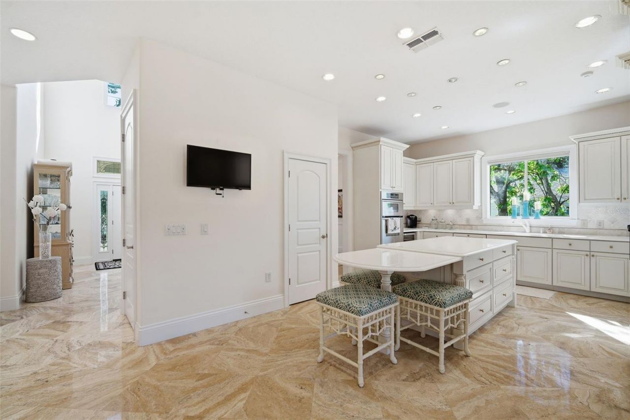 4117 W Azeele Street, Tampa, FL 33609 Photo