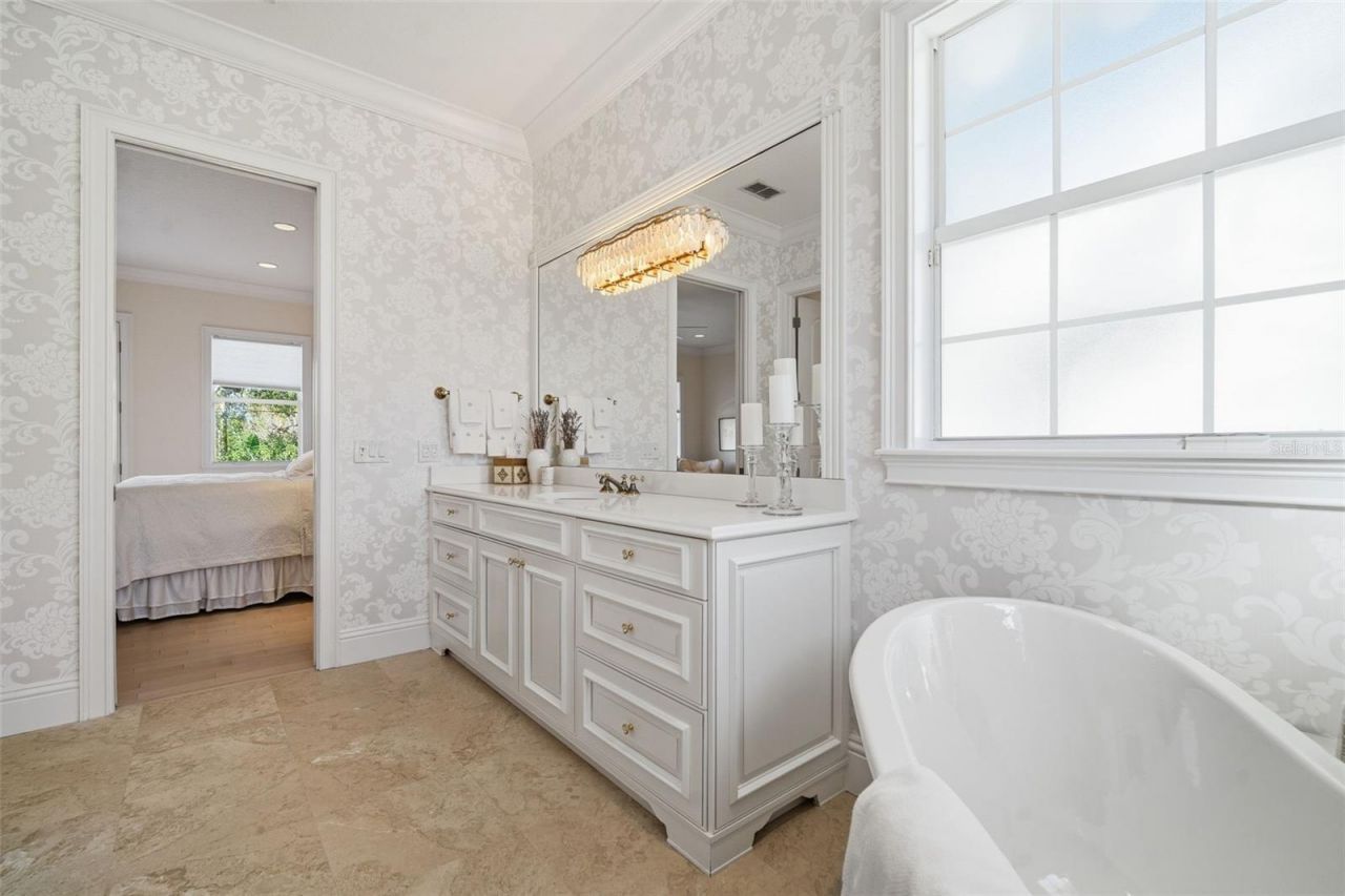 4117 W Azeele Street, Tampa, FL 33609 Photo