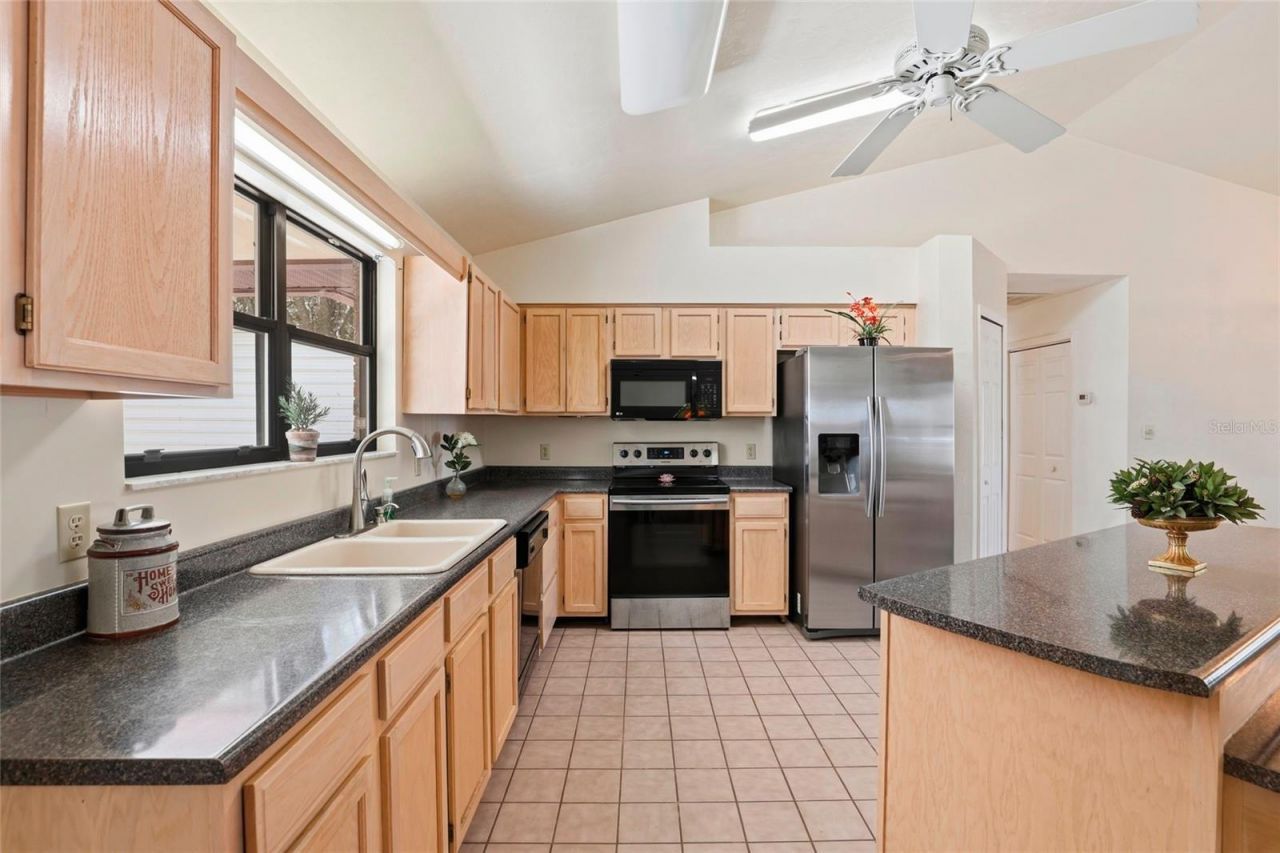 534 SW Thorne Lane, Fort White, FL 32038 Photo