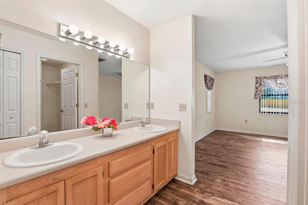 534 SW Thorne Lane, Fort White, FL 32038 Photo