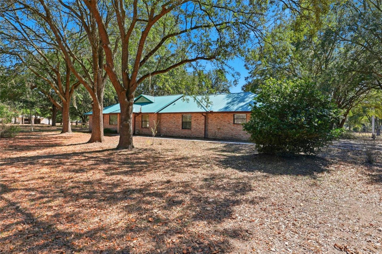 534 SW Thorne Lane, Fort White, FL 32038 Photo