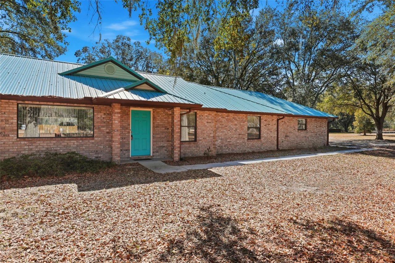 534 SW Thorne Lane, Fort White, FL 32038 Photo