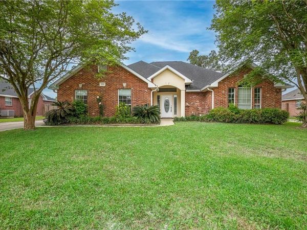 110 PENNBROOKE Drive, LaPlace, LA 70068