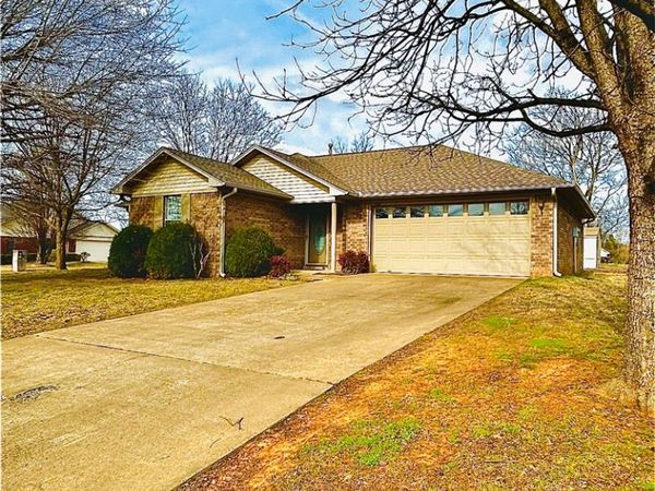 701 Apple Tree Lane, Clarksville, AR 72830