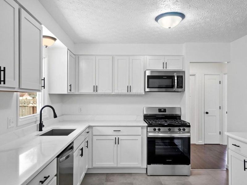 1035 E Fulton Street , Columbus, OH 43227 Photo 14