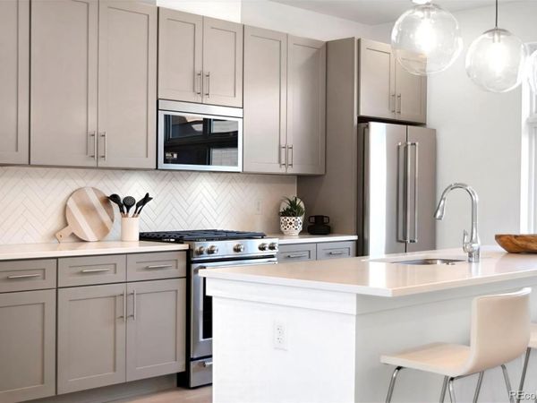 16 Oneida Court , Denver, CO 80230