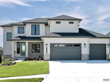 20617 Hartman Avenue, Elkhorn, NE 68022