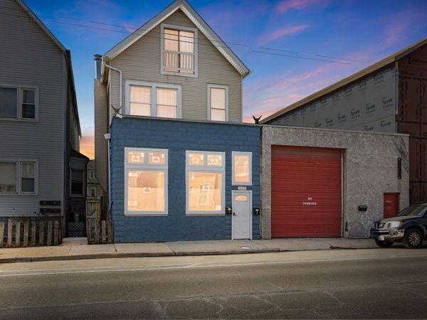 3020 N CLYBOURN Avenue, Chicago, IL 60618