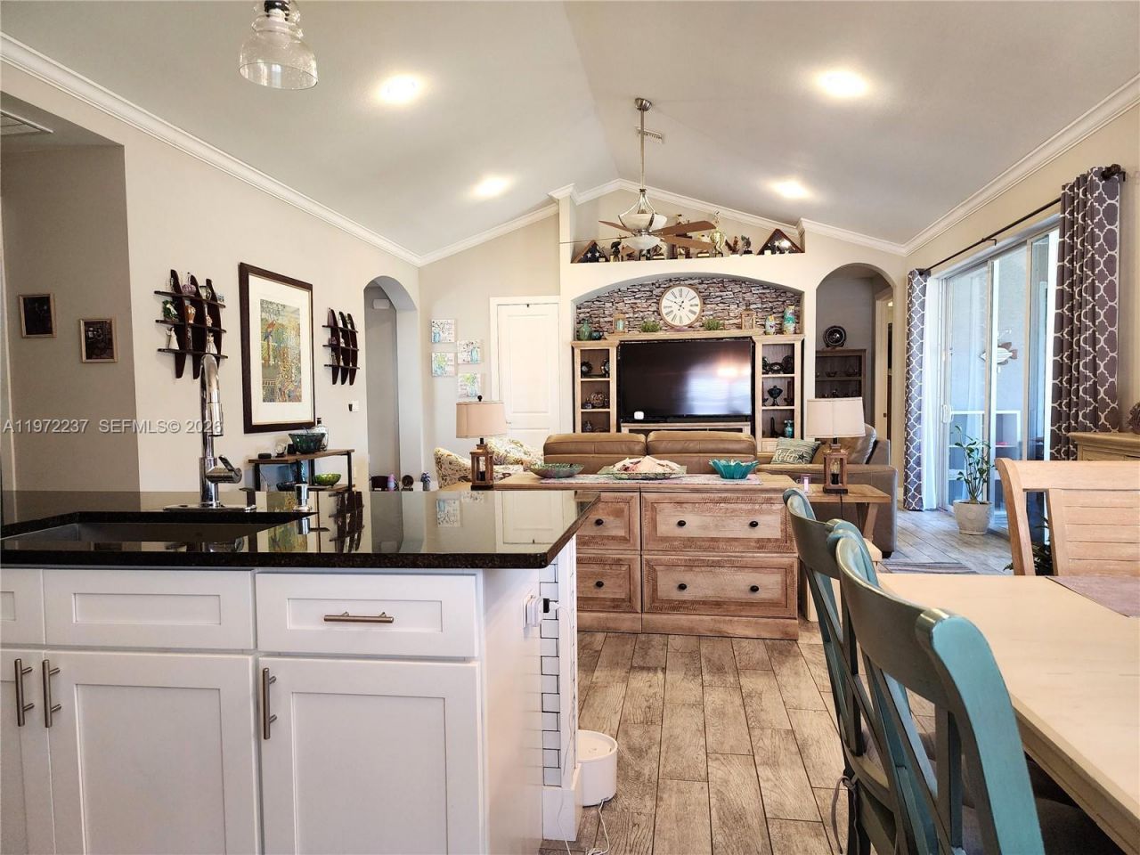108 Oak Knolls Circle, Sebring, FL 33876 Photo